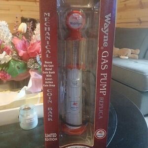 Wayne Mobil Gas Pump Replica Coin Bank